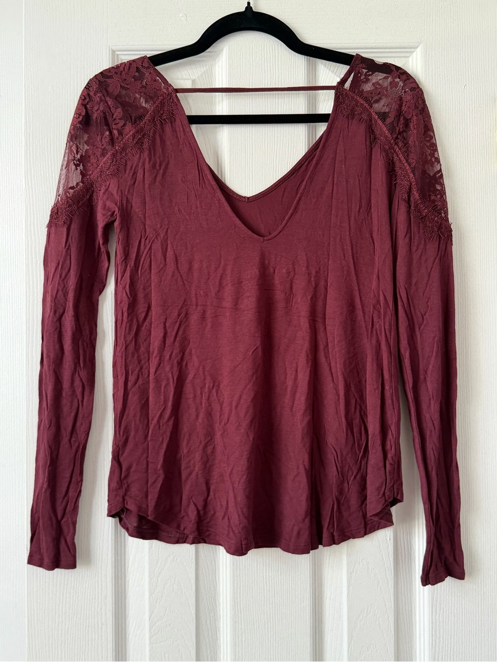 American Eagle Soft & Sexy Burgundy Floral Lace Shoulder V Neck Top XS - Picture 6 of 11